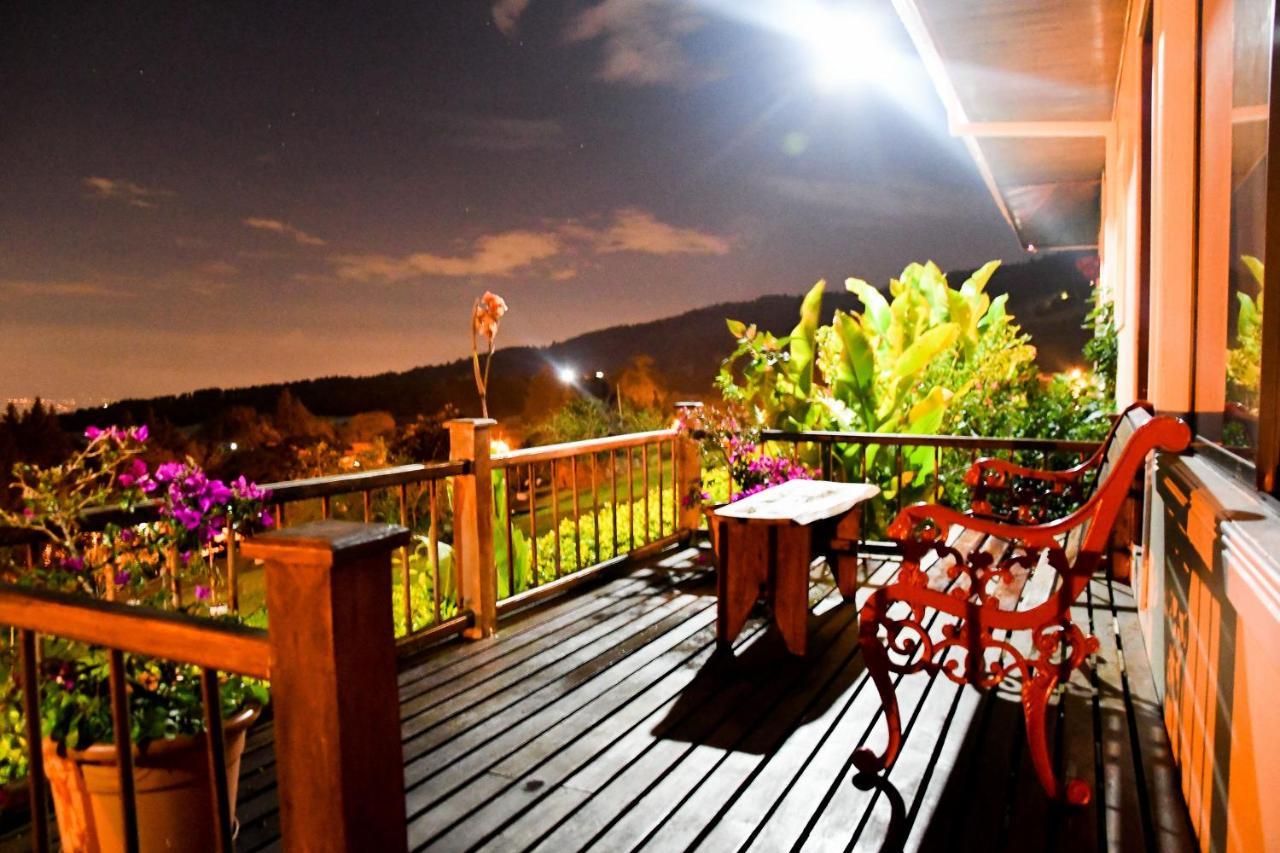 Poas Paradise Bed & Breakfast Poasito Exterior foto